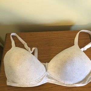 Warner’s wireless bra 38C